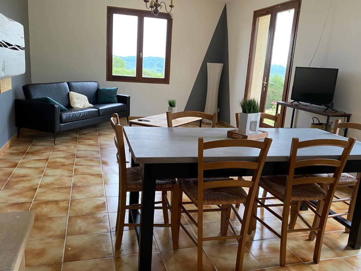 Maison en campagne avec vue sur les Pyrénées Estampes Esterno foto
